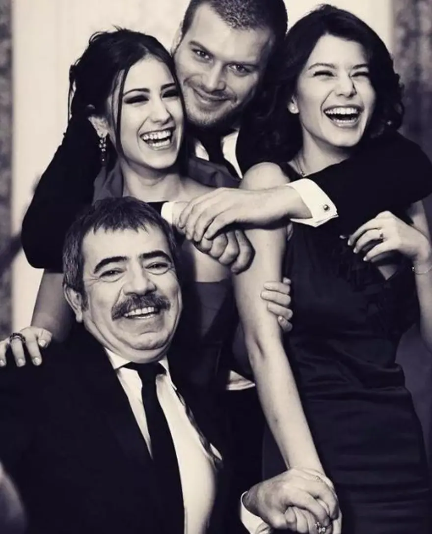 Yıllar sonra birbirlerini takip ettiler: Hazal Kaya'dan Beren Saat cevabı 3