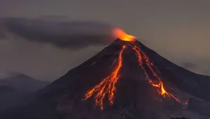 Meksika'da Colima Yanardağı patladı