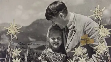 Adolf Hitler'in Yahudi bir kız çocuğuyla çekilmiş fotoğrafı açık artırmada