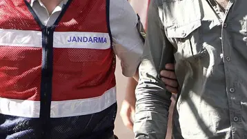 İzmir'de terör operasyonunda altı şüpheli gözaltına alındı