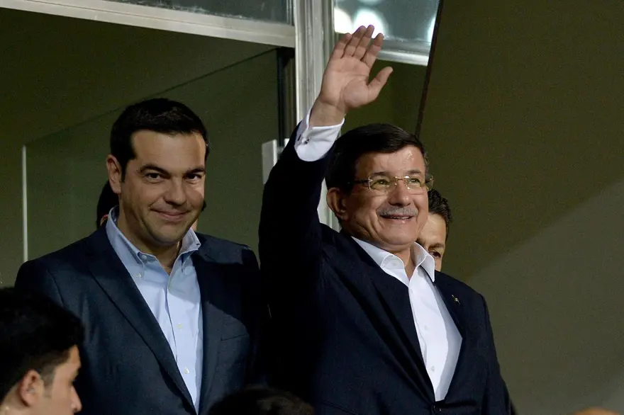 Davutoğlu ile Çipras maçı birlikte izledi 12