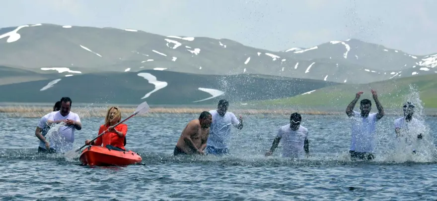 keşiş gölü, van gezilecek yerler, erek dağı, van kano 11
