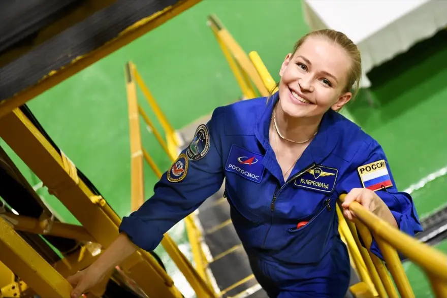 Rusya uzayda çekilecek ilk film için ekibi uzaya gönderdi 5 Rusya uzayda çekilecek ilk film için ekibi uzaya gönderdi 5