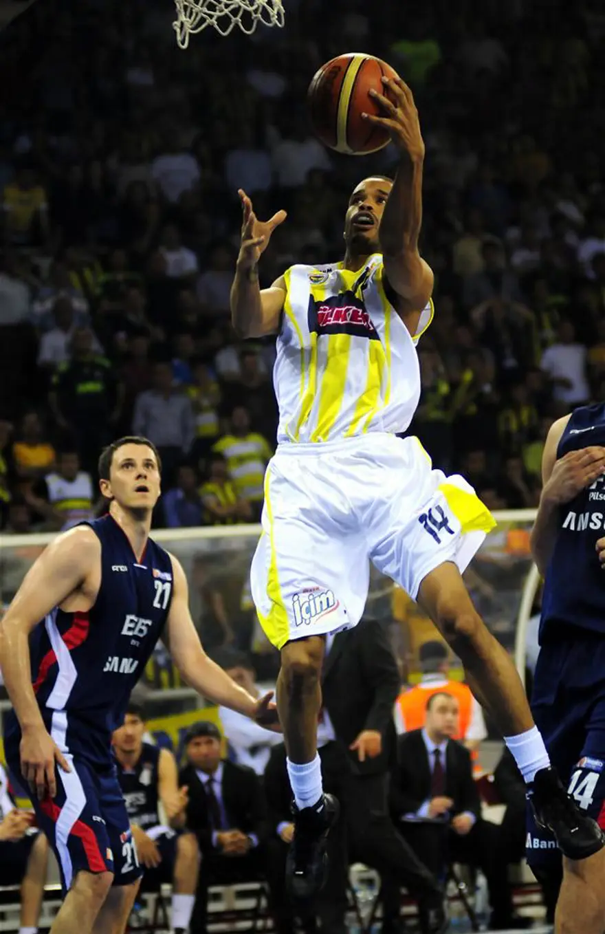 Fenerbahçe Ülker - Efes Pilsen 6