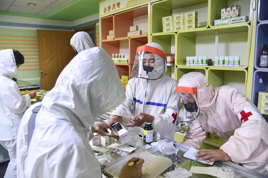 Milyonlarca doz aşıyı reddeden Kuzey Kore'de insani kriz kapıda: Vaka sayısı 2 milyona yaklaştı 2 Milyonlarca doz aşıyı reddeden Kuzey Kore'de insani kriz kapıda: Vaka sayısı 2 milyona yaklaştı 2