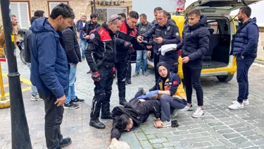 Taksici camını kıran motosiklet sürücüsünü vurdu