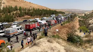 SON DAKİKA HABERİ: Gaziantep'te katliam gibi kaza: 15 ölü, 31 yaralı