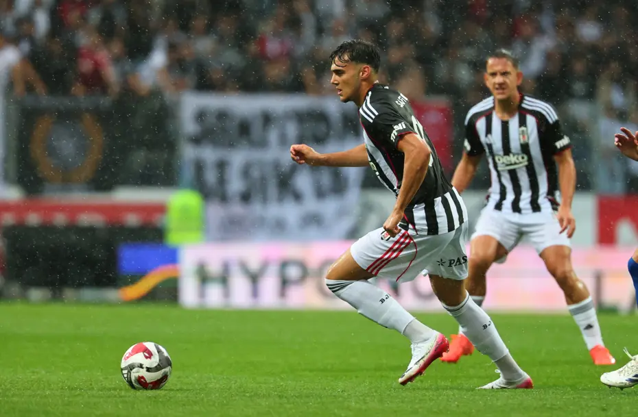 Beşiktaş'tan Mustafa Hekimoğlu için sakatlık açıklaması