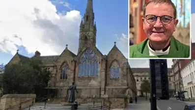 Kilisede seks partisine soruşturma: "Rahip davet etti" iddiası