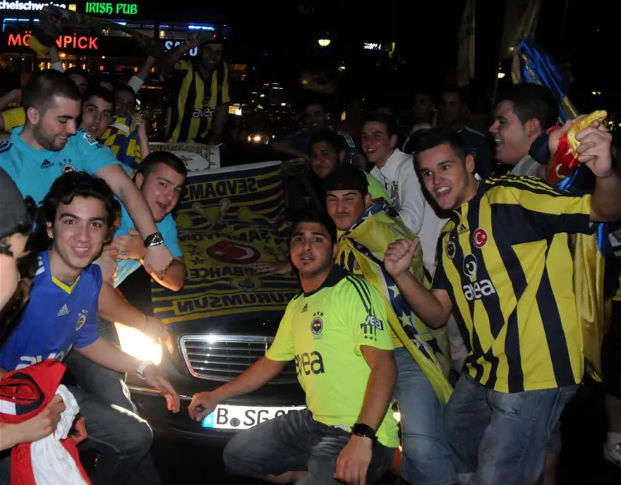 Her yer sarı lacivert 47