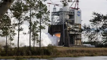 NASA, Ay seferlerinde kullanacağı roket motorunu test etti