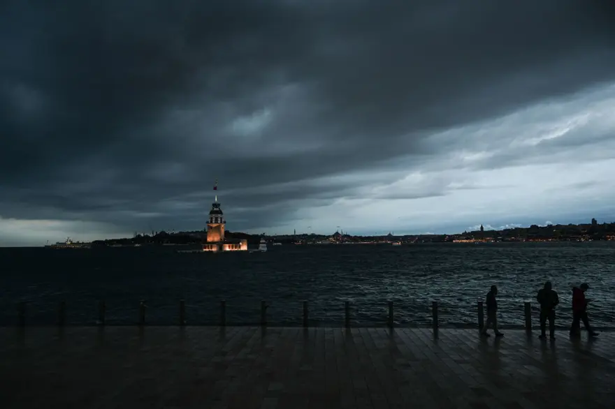 Meteorolojiden yeni uyarı: Bugün yine fırtına ve kuvvetli sağanak var 3