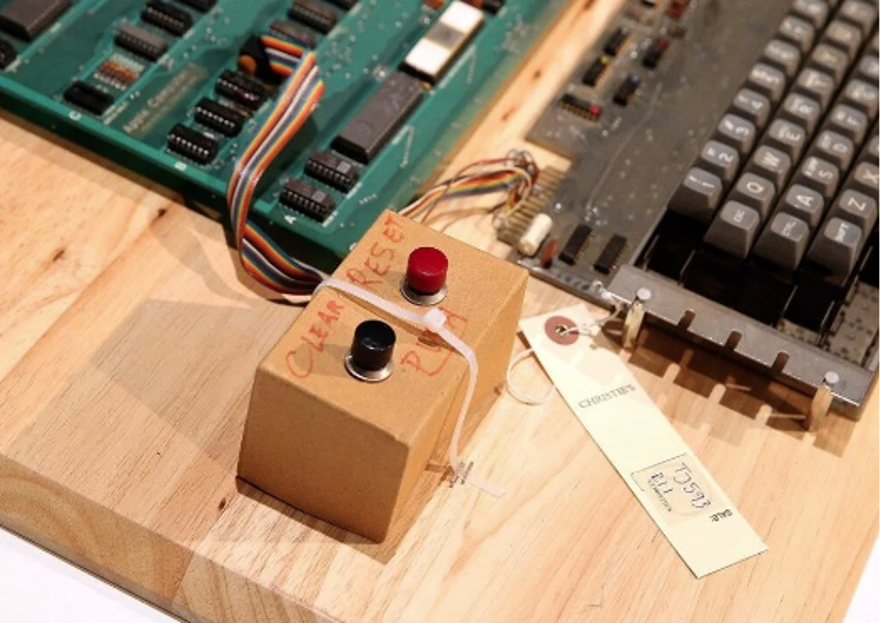 İlk Apple bilgisayar satılıyor 1 İlk Apple bilgisayar satılıyor 1