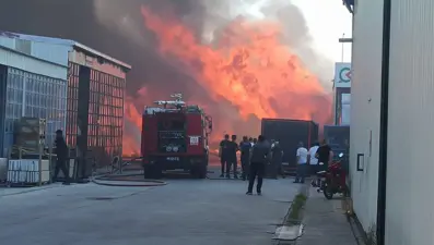 Bursa’da keresteimalathanesinde yangın: Rüzgarın da etkisiyle büyüdü, müdahale sürüyor