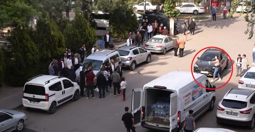 Akrabaların “Neden başka çay ocağına gittin” kavgası 6