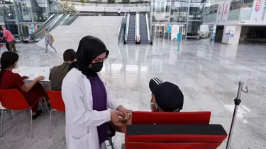 Ankara Yüksek Hızlı Tren Garı'nda Covid-19 aşısı yapılmaya başlandı