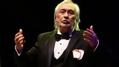 Müjdat Gezen'in tiyatro binası 65 milyon liraya satılığa çıkarıldı