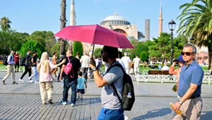 İstanbul gölgede bile 33 derece: Termometreler 42 dereceye kadar çıkacak İstanbul gölgede bile 33 derece: Termometreler 42 dereceye kadar çıkacak