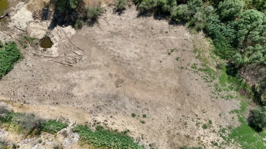 Aşırı sıcaklar Teke Deresi'ni susuz bıraktı 3 Aşırı sıcaklar Teke Deresi'ni susuz bıraktı 3