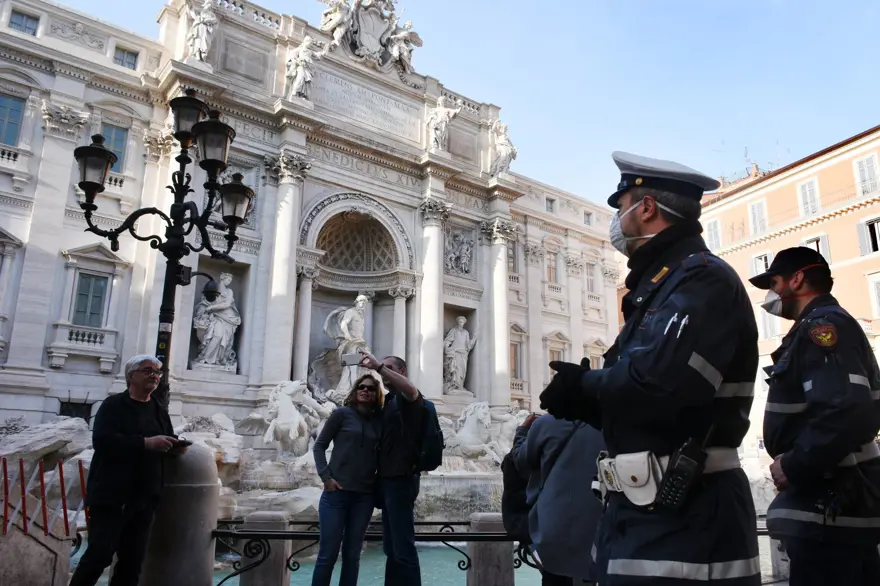 İtalya tarihinin en sessiz günlerini yaşıyor 46