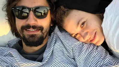 Serenay Sarıkaya ile Umut Evirgen birlikteliklerini ilan etti