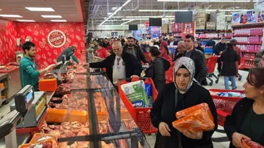 Ramazan ayında yarı yarıya düşen kıyma fiyatına hücum ettiler