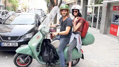 Sevgiliden ‘Fi’ isyanı (Burak Deniz-Büşra Develi)