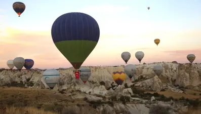 Kapadokya'da balonlar, Cumhuriyet Bayramı için havalandı