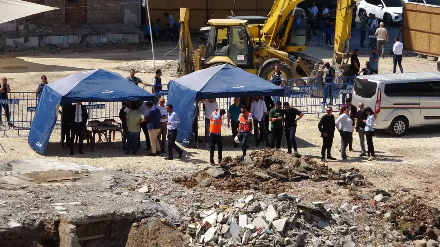 72 kişiye mezar olan İsias Otel'de 3. kez karot örneği alınıyor 