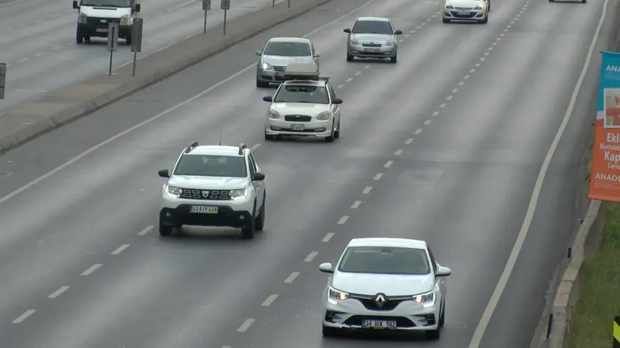 Bayramın ilk gününde yollar boş kaldı 5