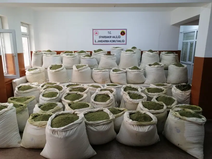 Diyarbakır'da 2 ton 80 kilogram esrar ele geçirildi 