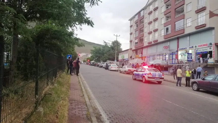 Bingöl'de 5,7 büyüklüğünde deprem: Bir şehit, 18 yaralı 12