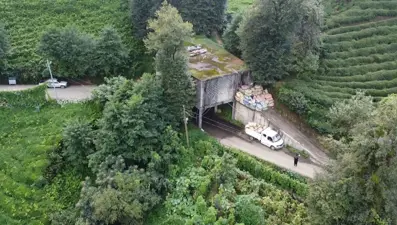 Rize'de ilginç yapı: Arazi kısıtlı olunca, böyle çözüm buldular