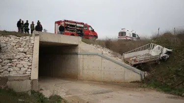 Kamyonet alt geçide düştü: Bir ölü