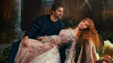 Elçin Sangu ve Engin Altan Düzyatan'ın başrolde olduğu Çöp Adam dizisinin afişi yayınlandı