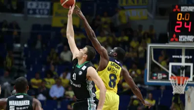 Fenerbahçe seride 2-0 öne geçti