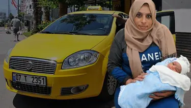 Hamile kadın takside doğum yaptı