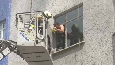 İstanbul'da 4 katlı binada yangın: Can pazarı yaşandı