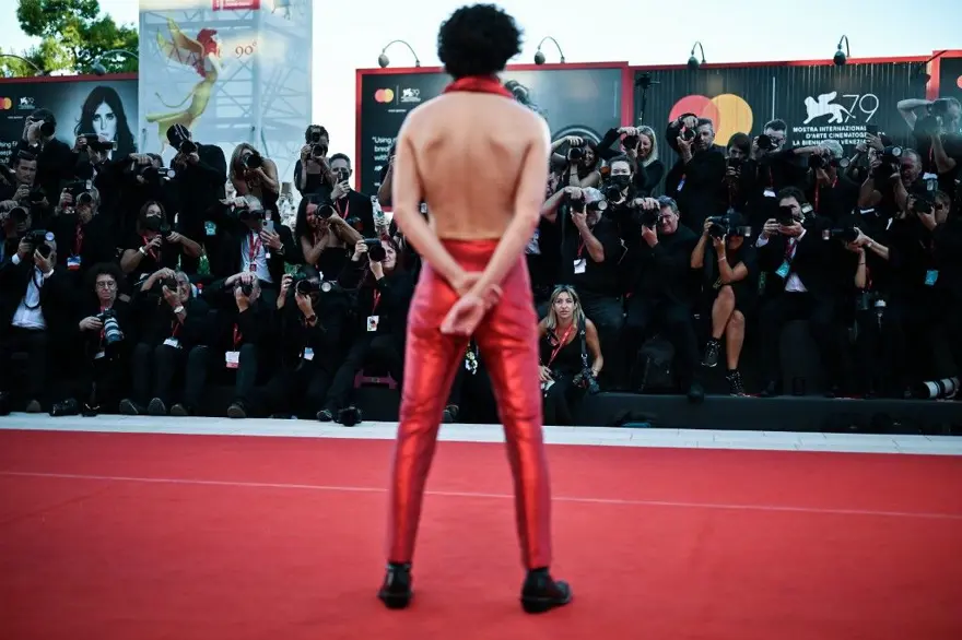 79. Venedik Film Festivali'de Timothee Chalamet'in stili dikkat çekti 5