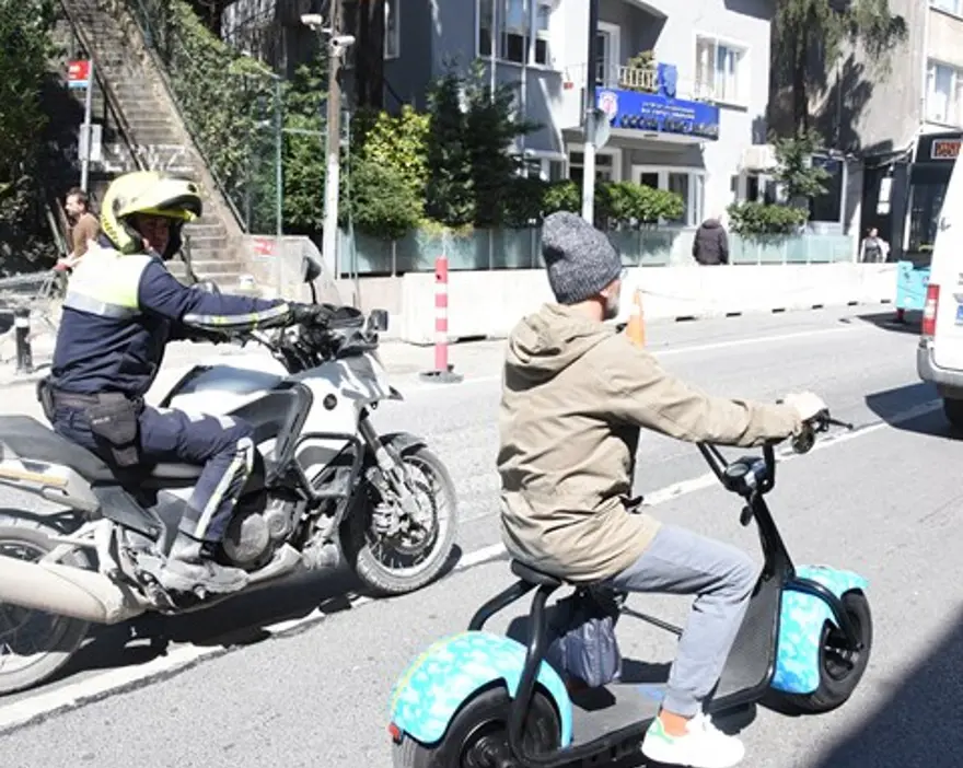 Ozan Güven'in bisikletine  polis kontrolü 5