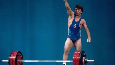 Cep Herkülü'nün kayıp madalyaları için evinde keşif yapıldı