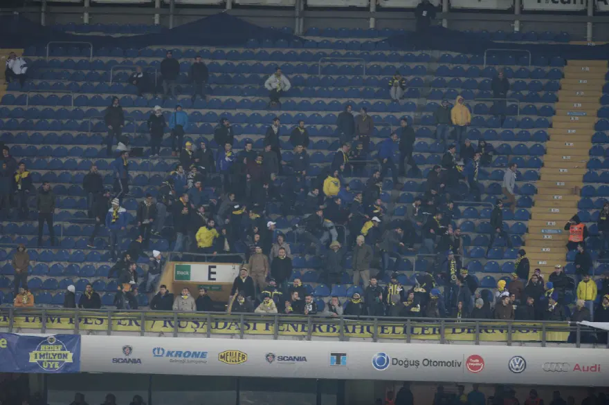 Maç bitti, Caner atıldı 6