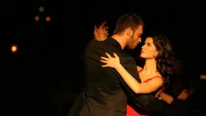 Kıvanç Tatlıtuğ ve Beren Saat 14 yıl sonra buluşuyor Kıvanç Tatlıtuğ ve Beren Saat 14 yıl sonra buluşuyor