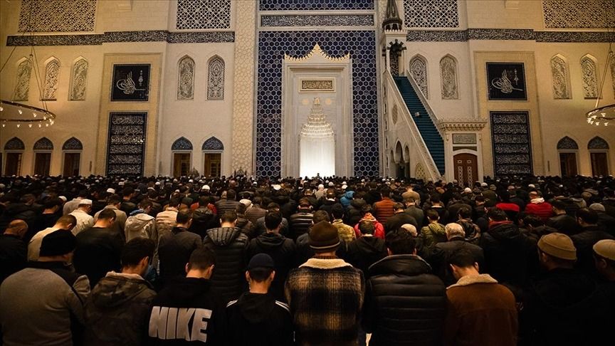 Teravih namazı bugün saat kaçta kılınacak? İstanbul, Ankara, İzmir ve tüm illerin teravih namazı saatleri (11 Mart teravih namazı saatleri)