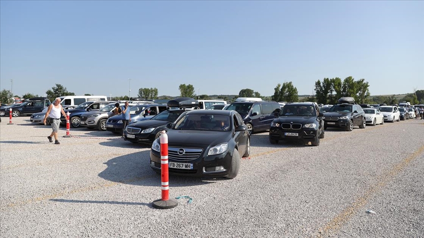 Yabancı araçlar için yeni düzenleme. Ücreti ödemeyen ülkeden çıkamayacak, 4 kat cezası var