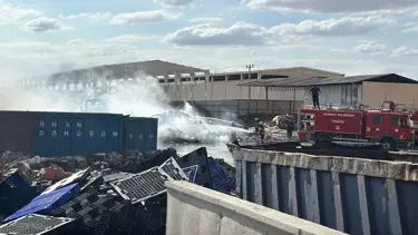 Aksaray'da geri dönüşüm fabrikasında yangın