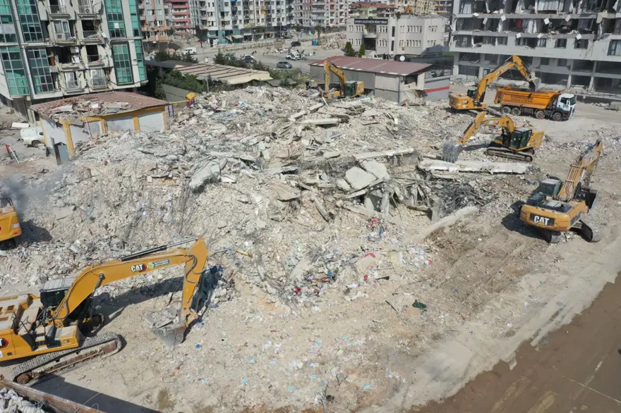 3 soru 3 yanıt | Deprem sonrası imar suçlularını neler bekliyor? 11