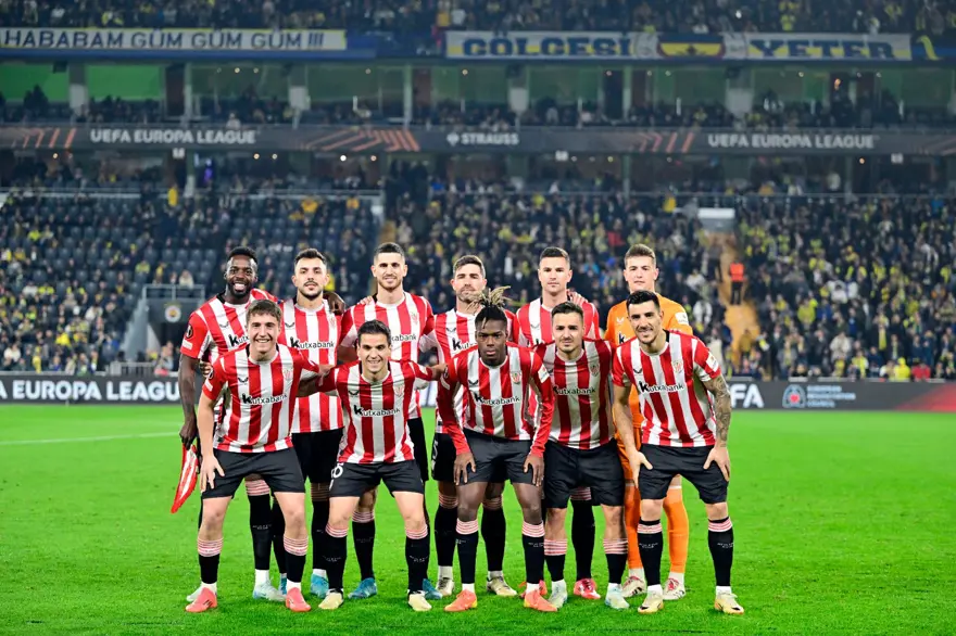 Fenerbahçe Avrupa'da Athletic Bilbao'ya mağlup oldu: Mert Müldür'e kırmızı kart 14 Fenerbahçe Avrupa'da Athletic Bilbao'ya mağlup oldu: Mert Müldür'e kırmızı kart 14