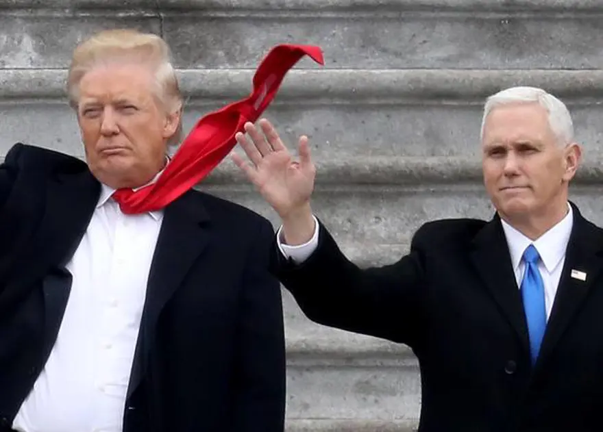 Trump'ın kravatı eleştiri konusu oldu 7