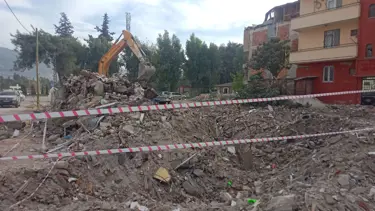 Depremden 9 ay sonra 1 gün arayla 2. ceset